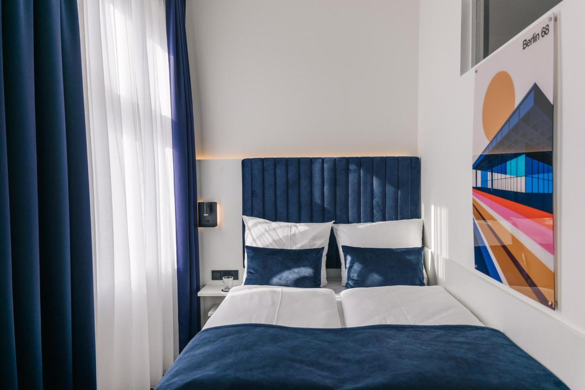 Homaris East Side Hotel Berlim Exterior foto