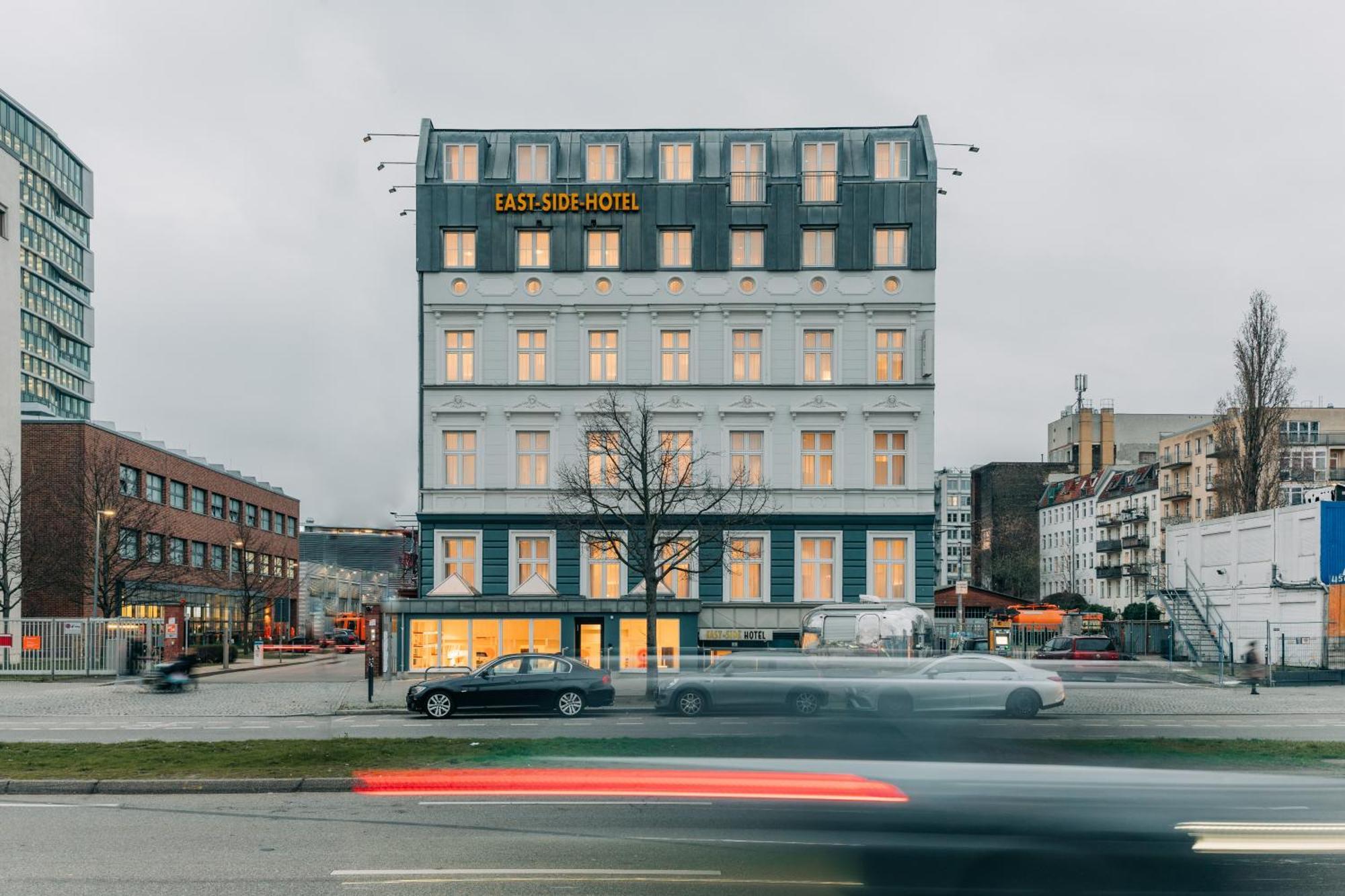 Homaris East Side Hotel Berlim Exterior foto