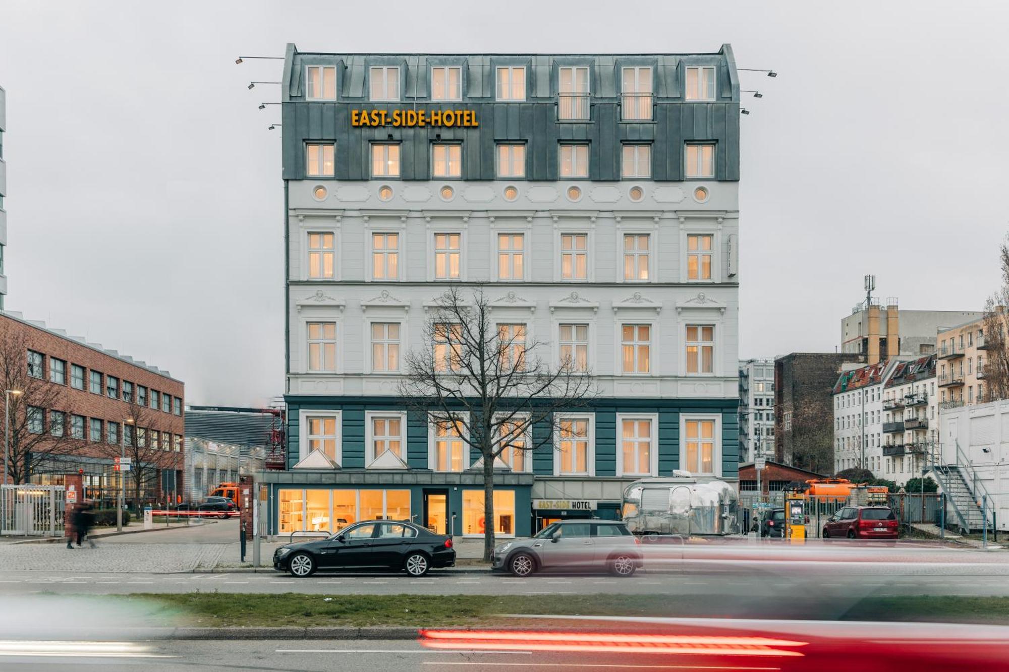 Homaris East Side Hotel Berlim Exterior foto
